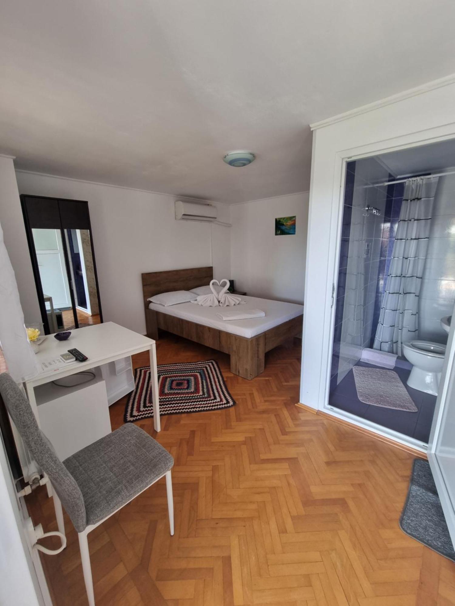 Casa Cu Trandafiri Murighiol Luaran gambar