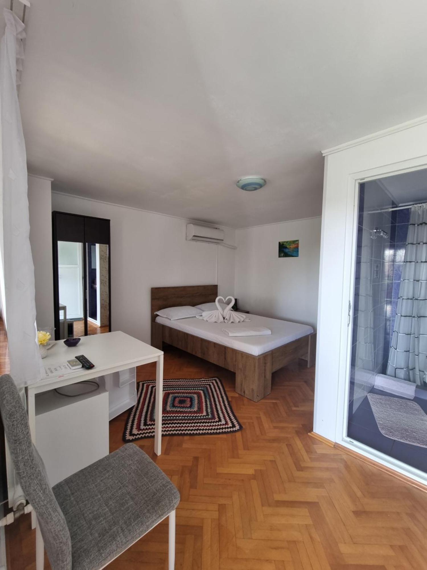 Casa Cu Trandafiri Murighiol Luaran gambar