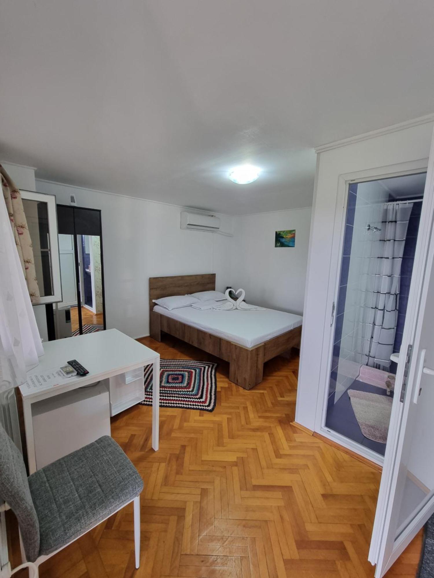 Casa Cu Trandafiri Murighiol Luaran gambar
