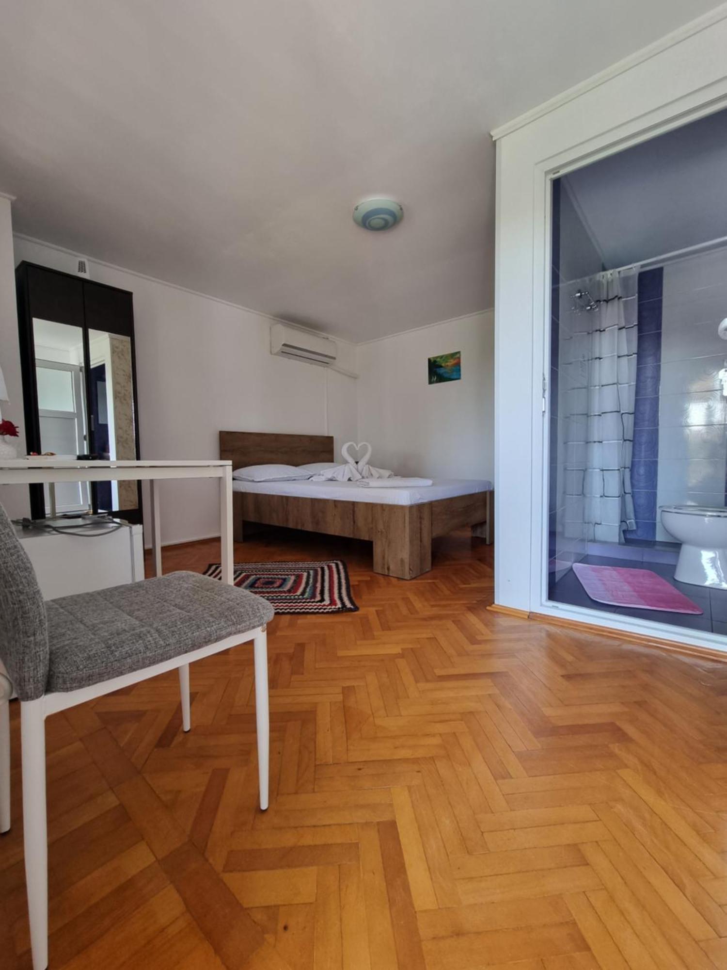 Casa Cu Trandafiri Murighiol Luaran gambar