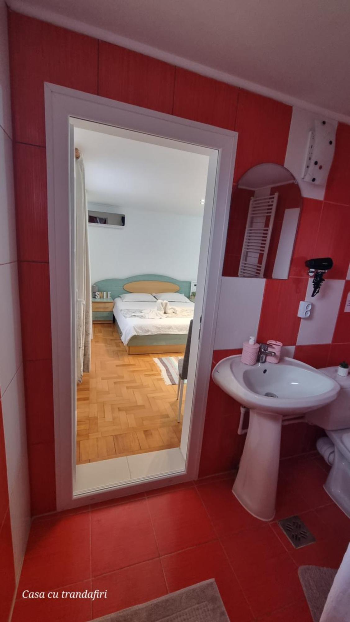 Casa Cu Trandafiri Murighiol Luaran gambar