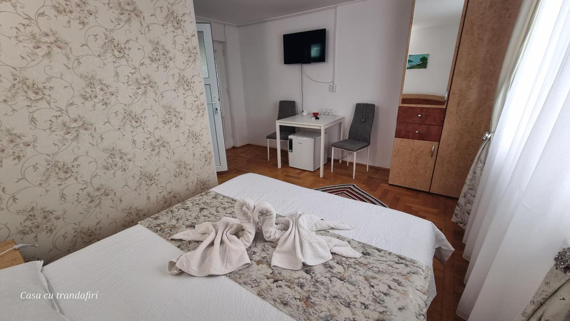 Casa Cu Trandafiri Murighiol Luaran gambar